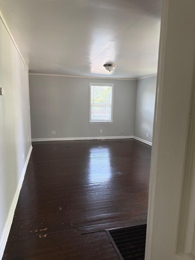 Building Photo - Welcoming 2-bed, 2-bath Home Ready for Move-In