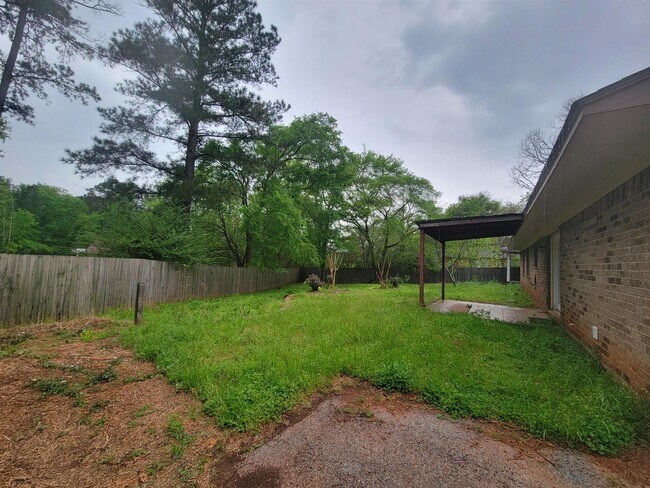 Building Photo - 10556 Rolling Pines Dr