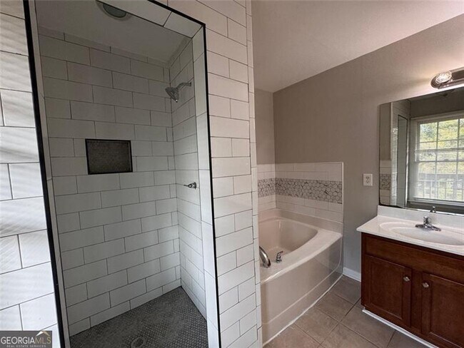 Building Photo - 1812 Lakewood Ave SE