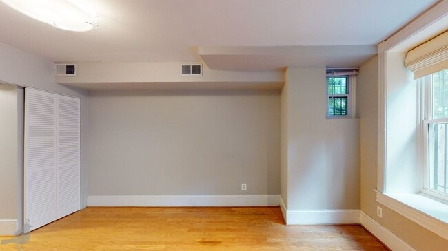 Building Photo - 2032 16th St NW
