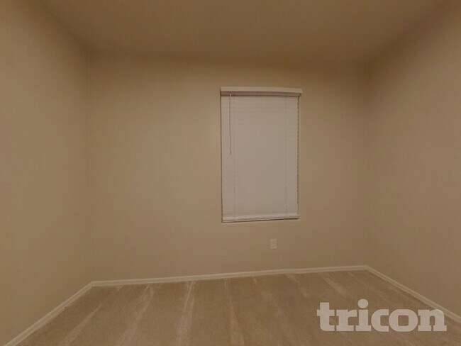 Building Photo - 16221 W La Ventilla Way