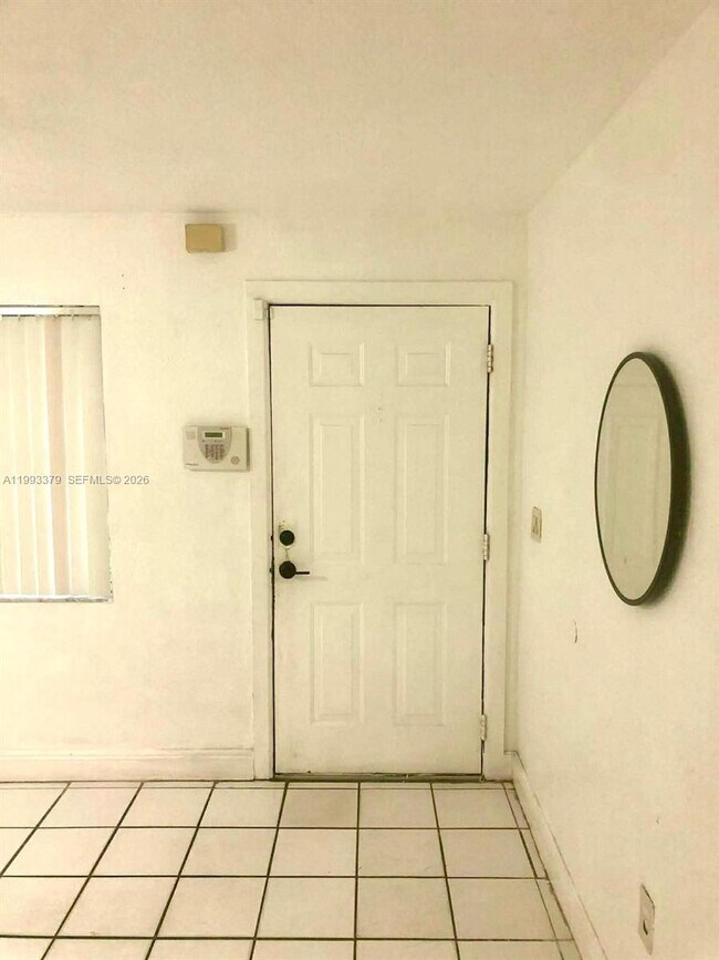 Building Photo - 580 Tallulah Rd