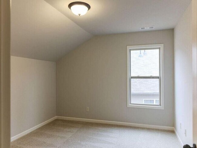 Building Photo - 5985 Carruth Lake Dr