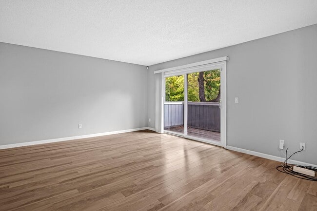 Building Photo - 165 Oddstad Dr