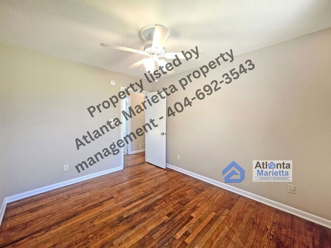 Building Photo - Charming Renovated Ranch on Private Wooded...