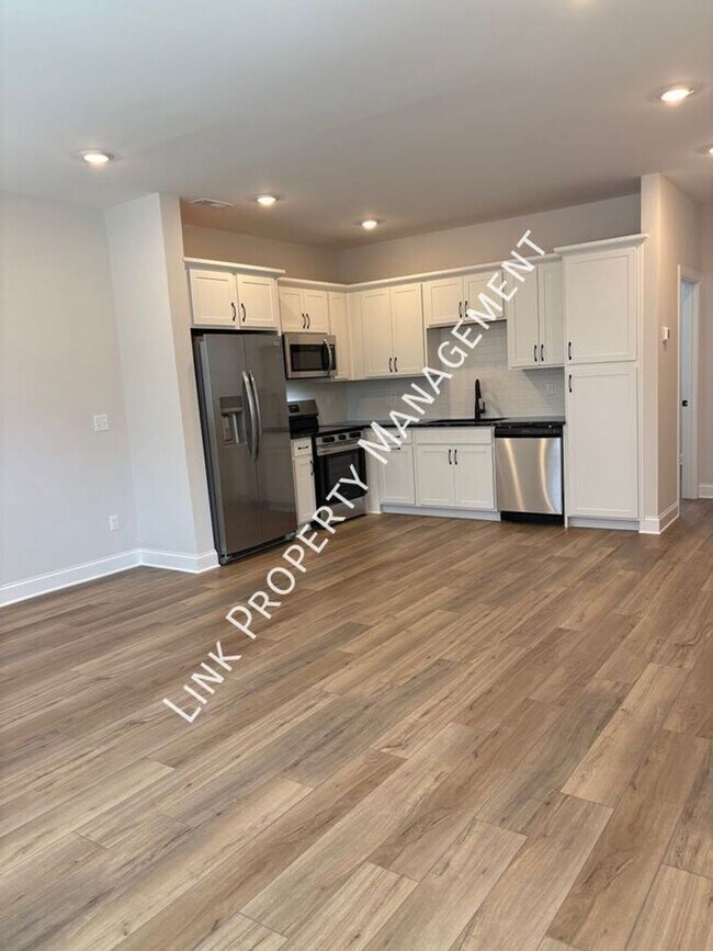 Building Photo - Brand New Townhome 3/3 Downtown near UTC and Erlanger