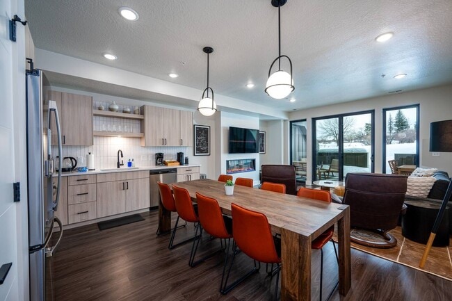 Primary Photo - 3884 N 4975 E