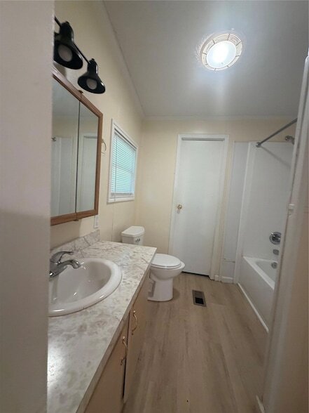 Building Photo - 175 Scarlet Oaks Dr