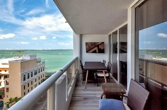 Building Photo - 1717 N Bayshore Dr