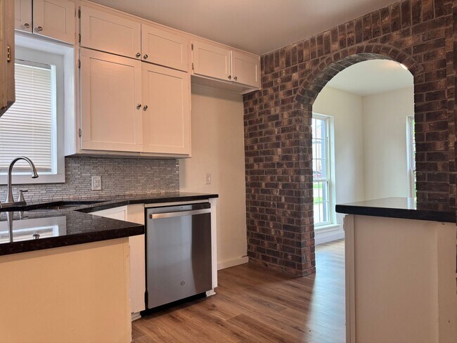 Building Photo - Remodeled Historic Home Near the Capitol, ...