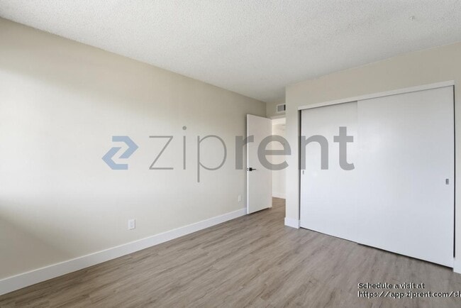 Building Photo - 4142 E Calle Redonda