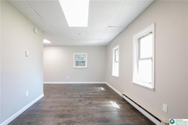 Building Photo - 1240 Pembroke Rd