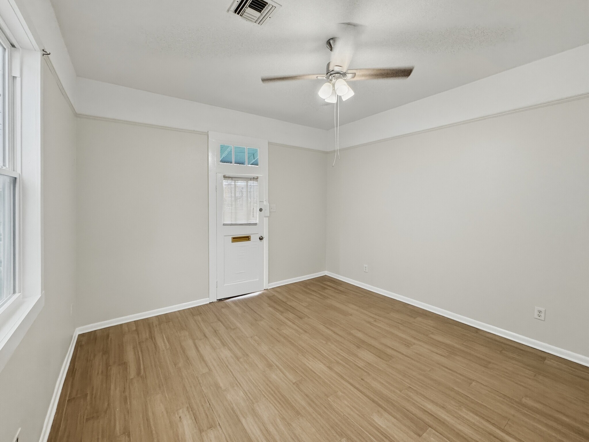 Building Photo - 1656 Pleasure St