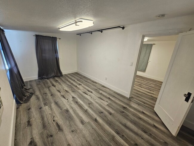 Building Photo - San Leandro Home w/ In-Law Unit: Perfect f...