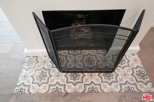 Building Photo - 2847 Pyrites St