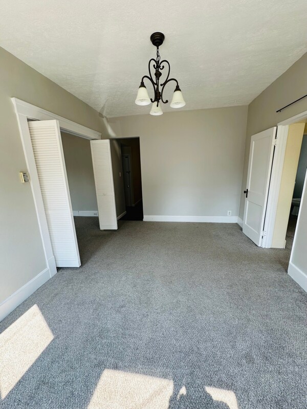 Building Photo - 121 Lincoln Ct