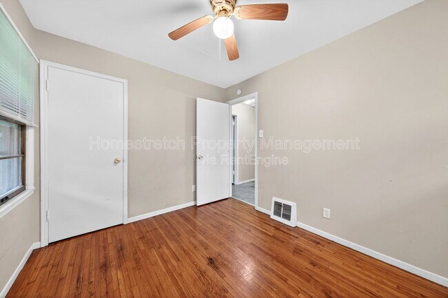Building Photo - 10409 Renfrew Dr