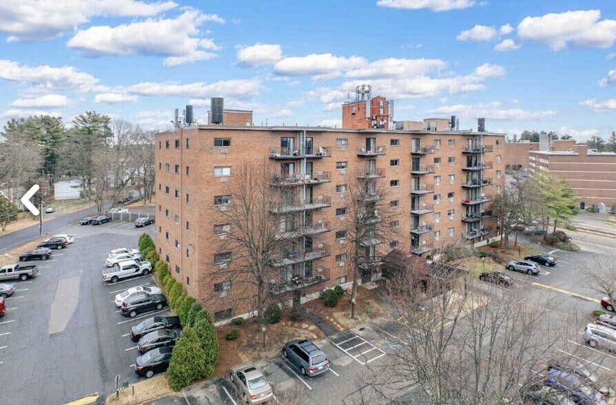 Building Photo - 1321 Worcester Rd