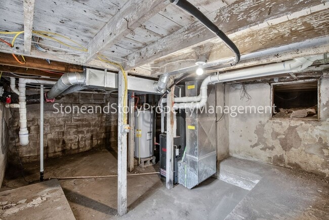 Building Photo - 414 NE Grattan St