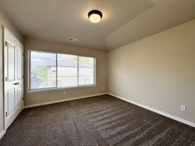 Building Photo - 10438 SW Akilean Terrace