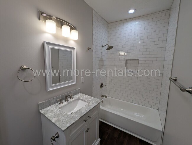 Building Photo - 1090 Parsons Ave