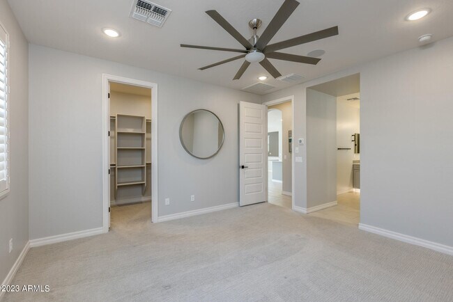 Building Photo - 15292 W Linden St