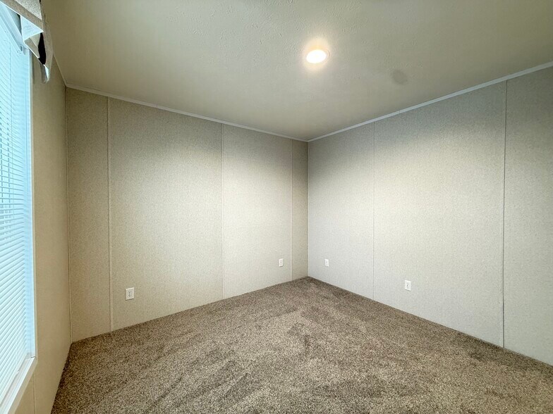 Building Photo - 29652 Cambridge Ct