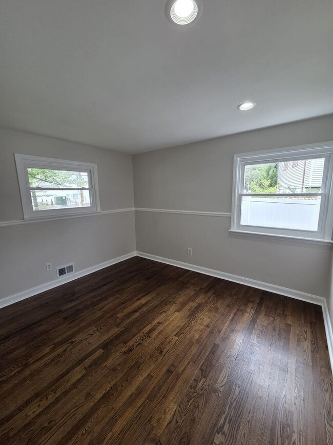 Building Photo - 955 Egret Dr