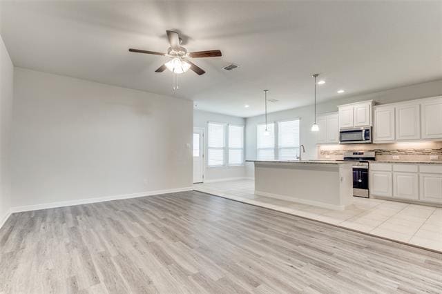 Building Photo - 15933 Charing Cross Dr