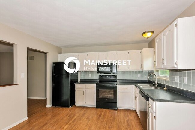Building Photo - 3 Bedroom Pet-Friendly Home in Fenton, MO with Main Street Renewal