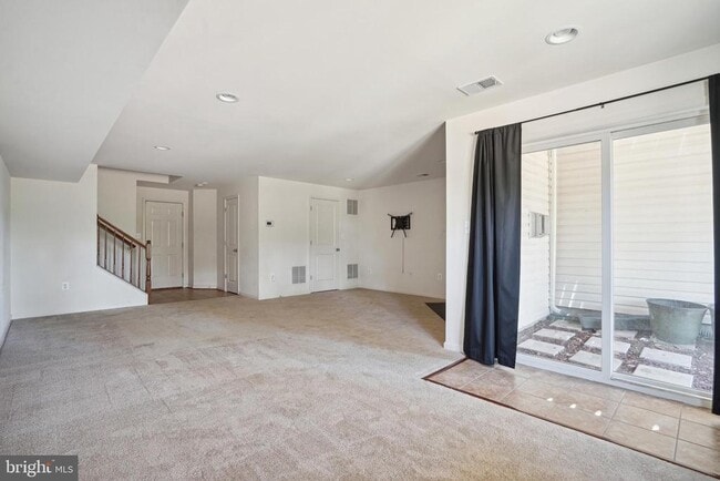 Building Photo - 41685 St Albans Terrace