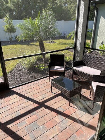 Screened lanai - 681 Maraviya Blvd