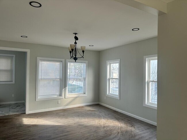 Living Room - 5 Ashford St