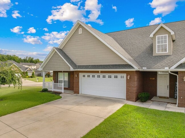 Building Photo - Move-in special. Main-Level Living End-Unit Townhome