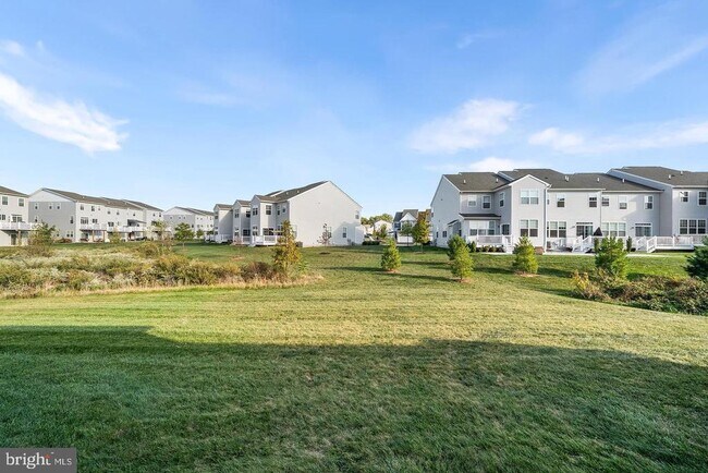 Building Photo - 317 Ridgewood Dr