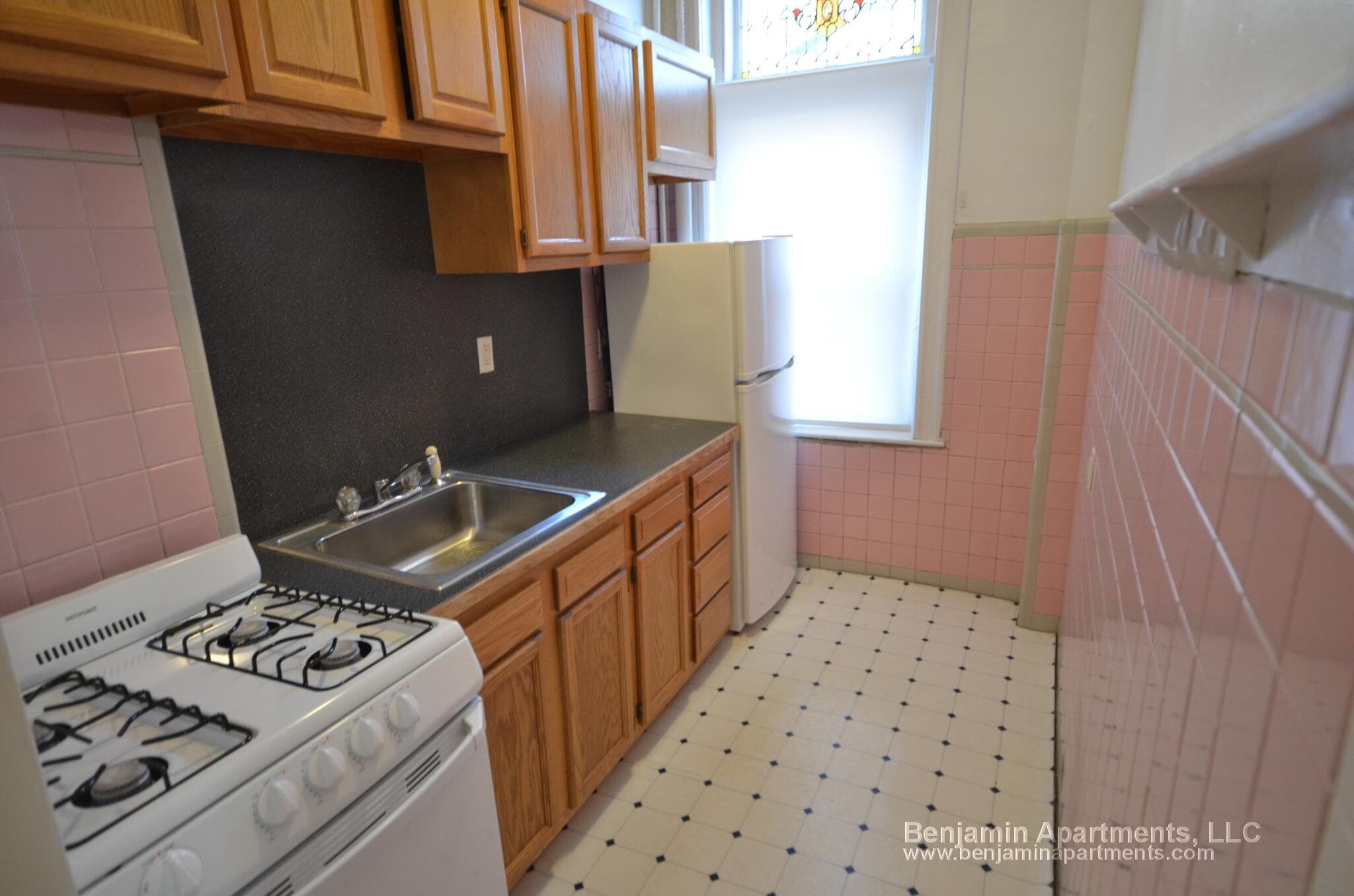 Building Photo - 1822 Beacon St