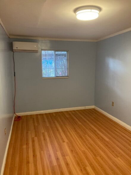 Building Photo - 13012 McKinley Ave