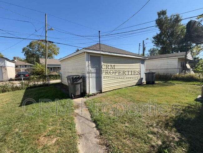 Building Photo - 933 N Linwood Ave