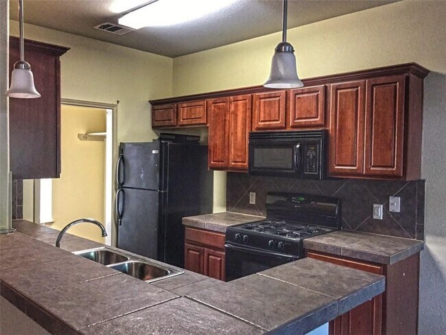 Building Photo - 6015 Ponca St