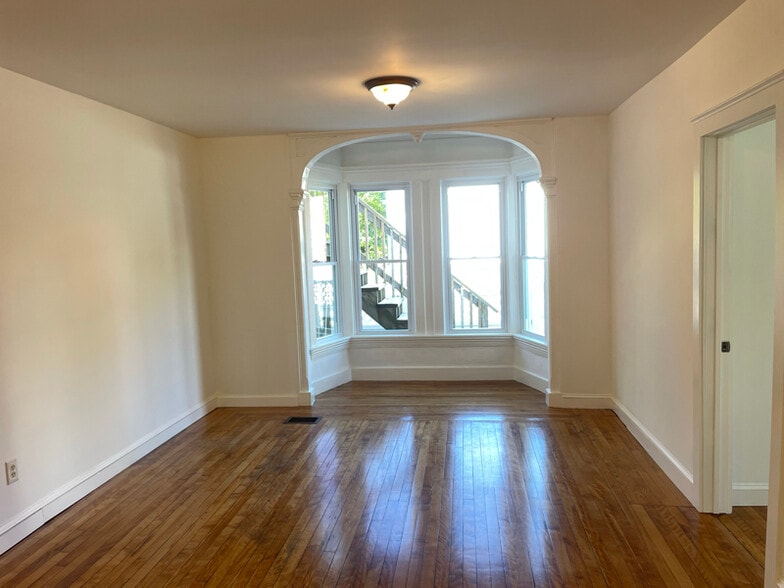 Building Photo - 2 Nickwackett St