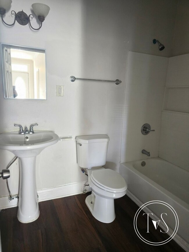 Building Photo - RATE DROP ALERT (was $1900/month)!