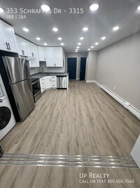 Building Photo - Gorgeous Flex Unit with a WD in unit!