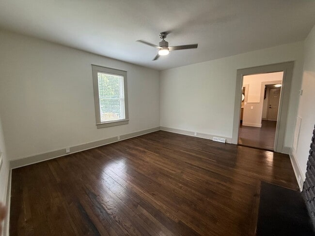 Building Photo - Charming Travelers Rest Cottage Near Swamp Rabbit Trail