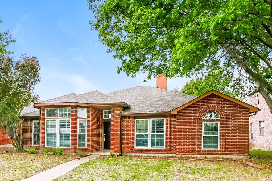 Building Photo - 7026 Lo Chalmers Ln