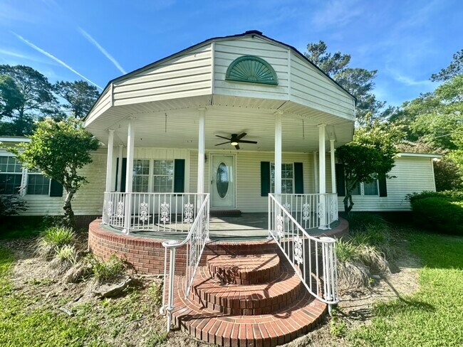 Building Photo - 6498 Central Ave