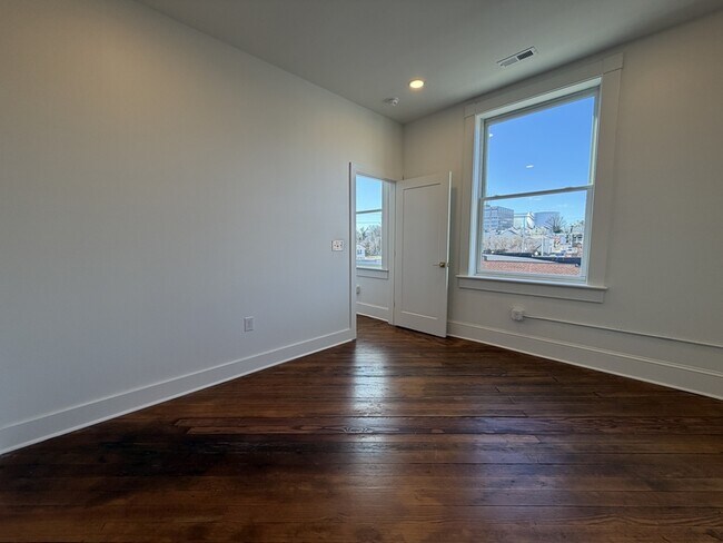 Building Photo - 901 Fifth Street - 302