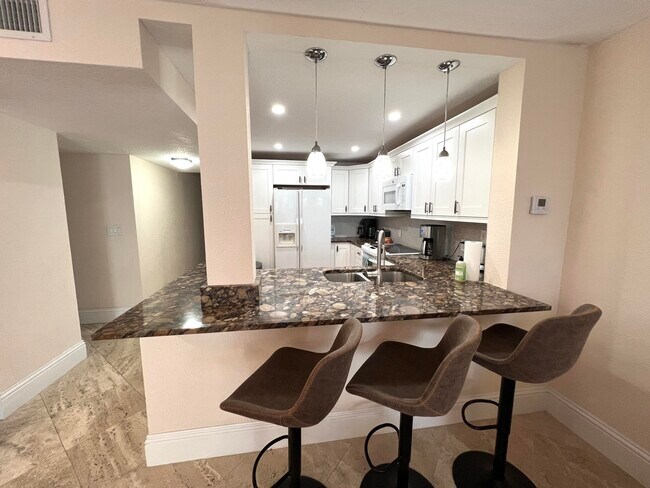 Building Photo - 3580 S Ocean Blvd