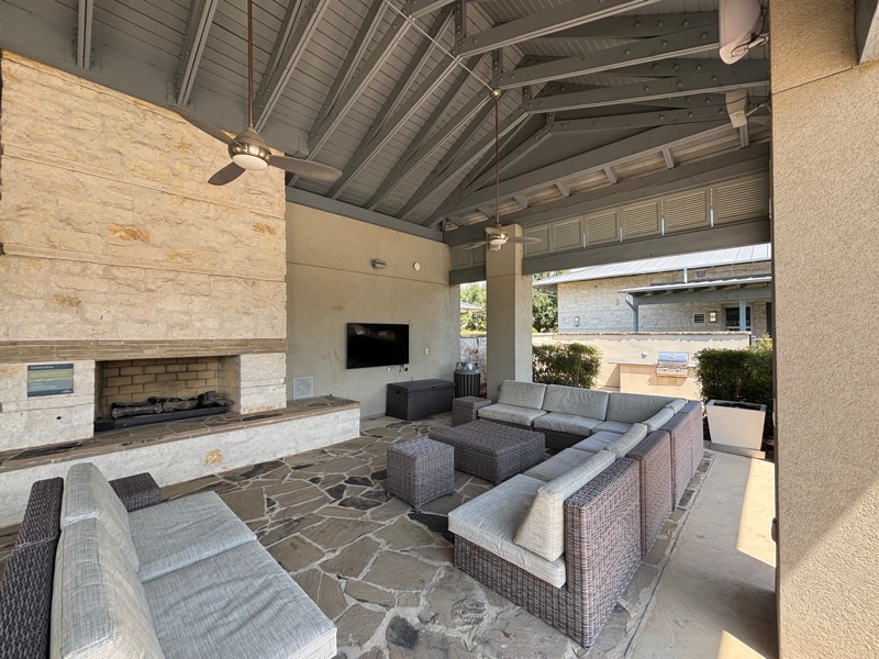 Building Photo - 4300 Cromwell Dr