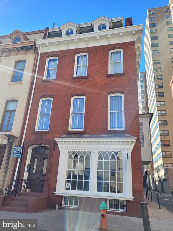 Building Photo - 258 S 18th St