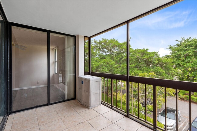 Building Photo - 8429 Forest Hills Dr